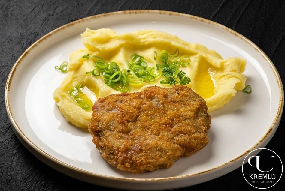 150g Smažený karbanátek, šťouchané brambory